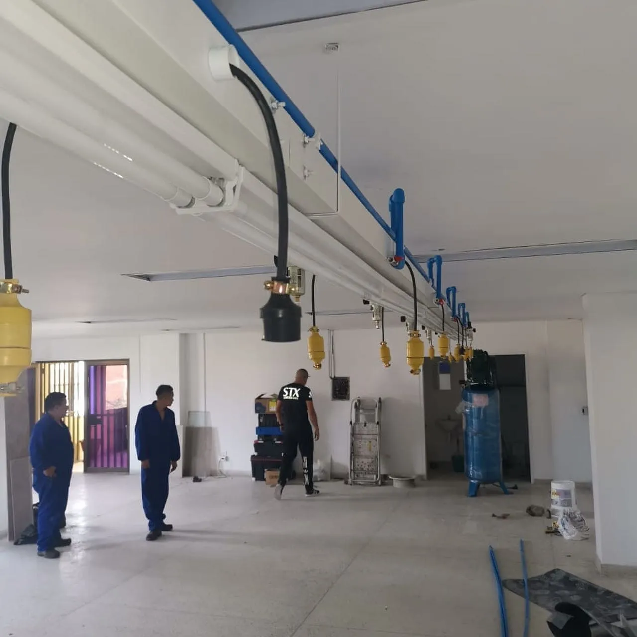 Instalación de tuberías de aire en polipropileno